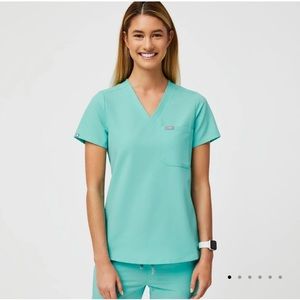 Figs Catarina One Pocket Scrub Top- Aqua